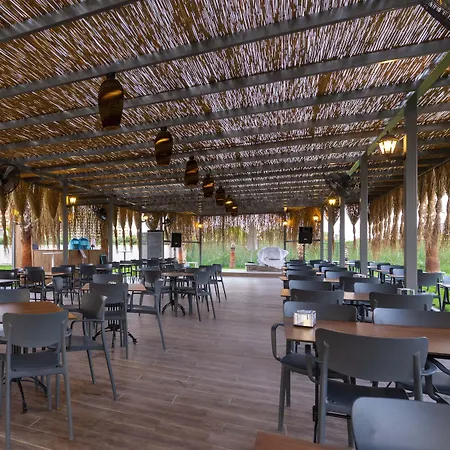 Hotel Jura Lara *