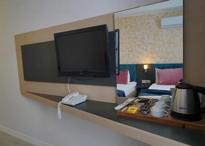 Jura Lara Hotel *